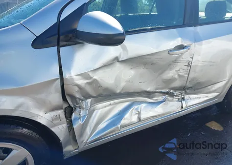 2016 Chevrolet Sonic Ls Auto z USA, uszkodzony, nr VIN 1G1JA5SH3G4164341